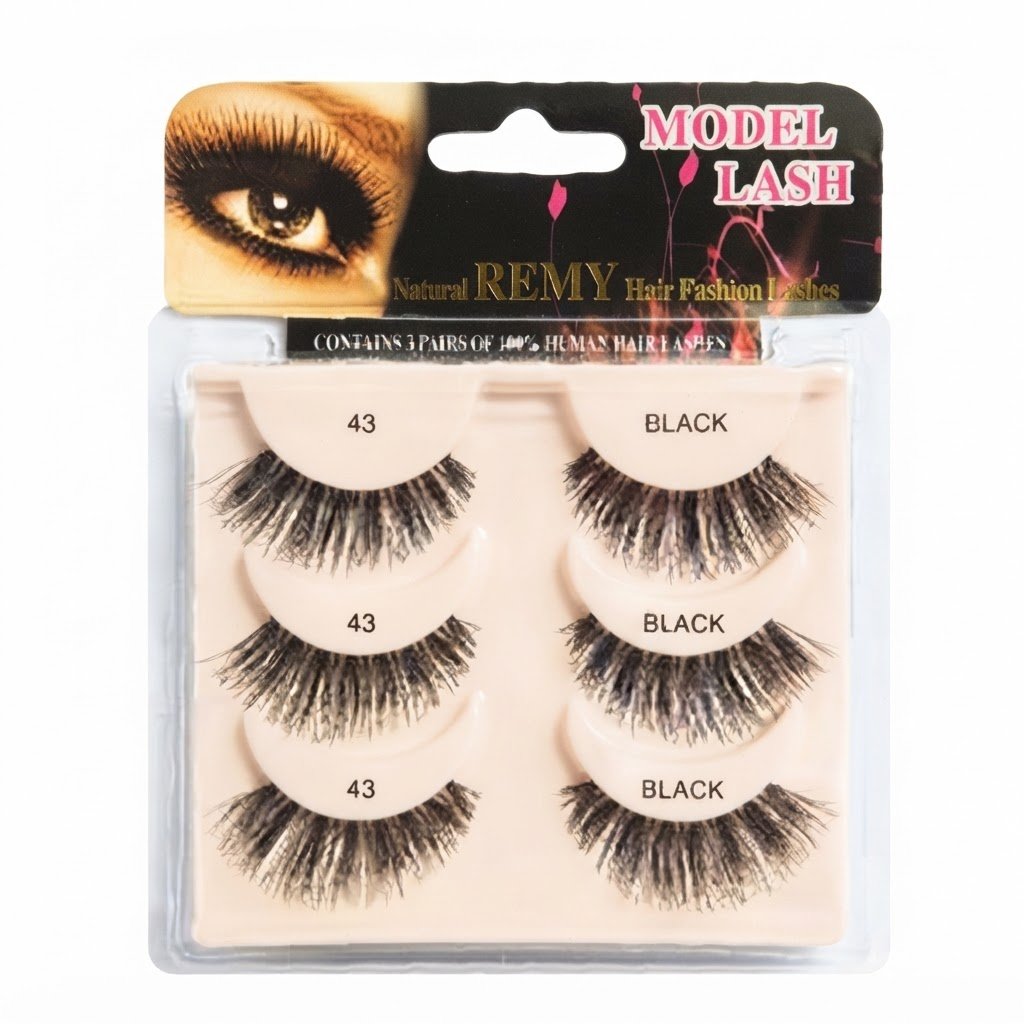 MODEL TRIPPEL PACK featuring three pairs of black eyelashes for a voluminous look